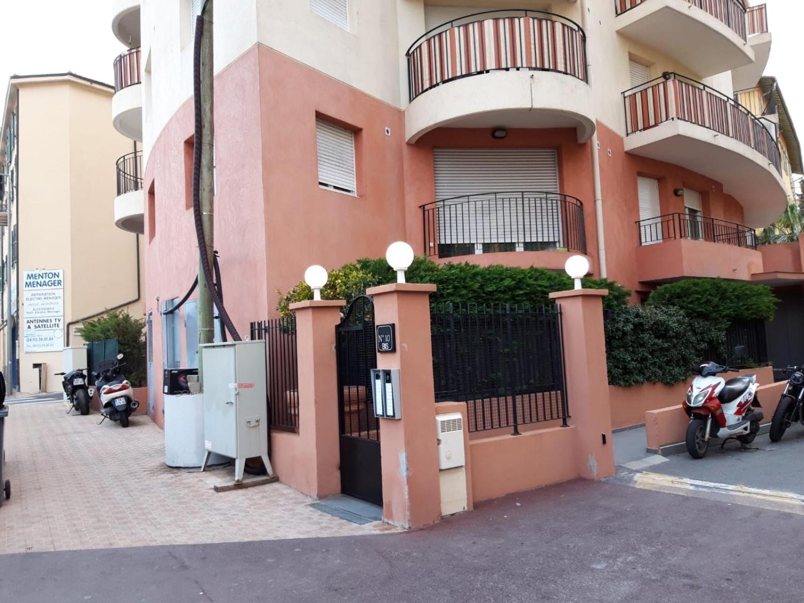شقة Monolocale Mentone Costa Azzurra المظهر الخارجي الصورة